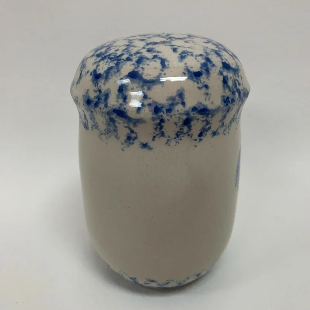 Salt or Pepper Shaker Beige Blue Spongeware‎ Rooster 4 3/8